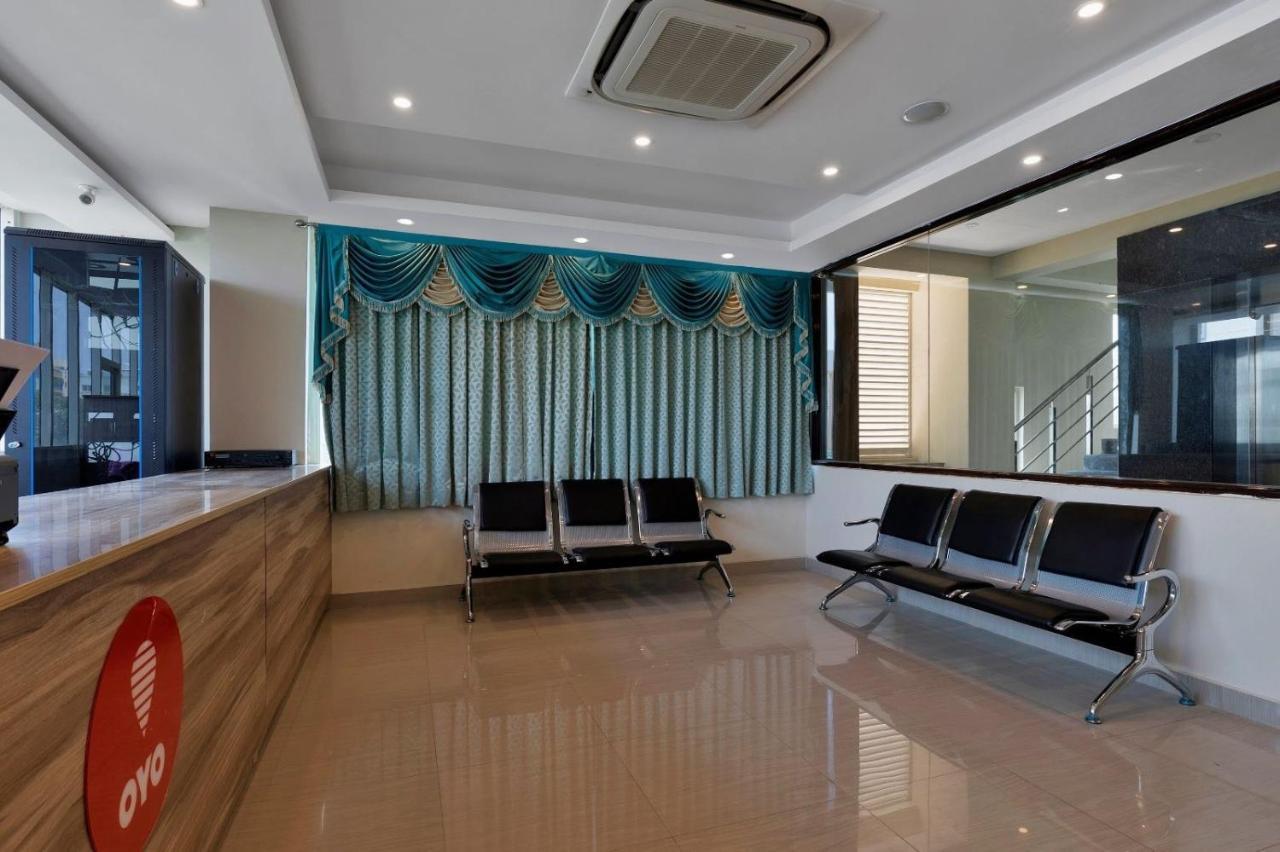 Collection O Gravity Hotel Hyderabad Exterior photo